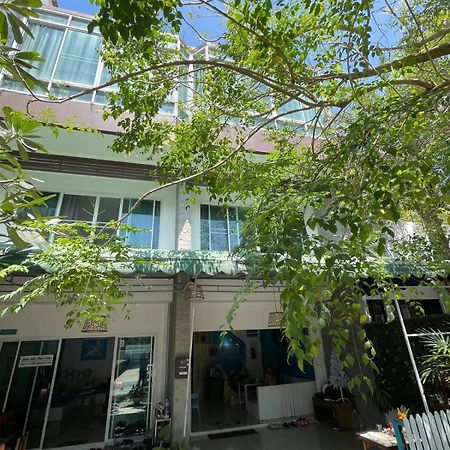 Baan Oui Guest House - Nai Harn 푸껫 외부 사진